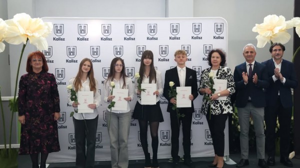 Wręczenie stypendiów św. Jana Pawła II