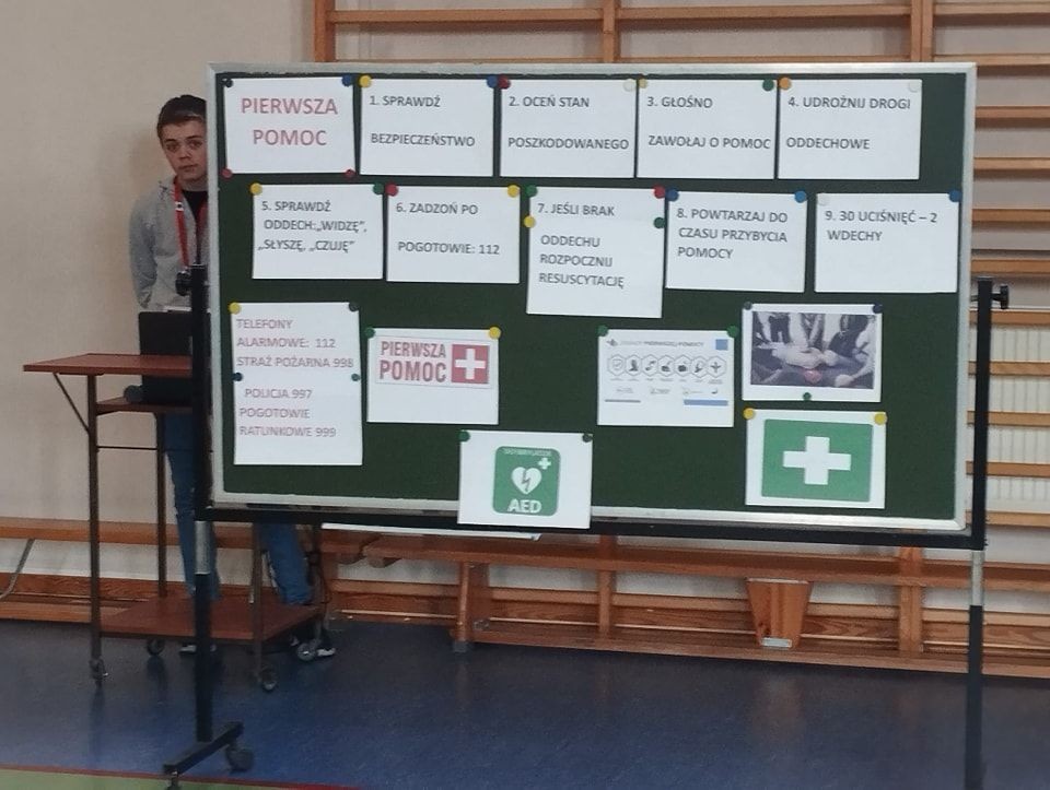 Zbiorowa resuscytacja - RKO zgodnie z wytycznymi ERC. Pierwsza pomoc przedmedyczna.
