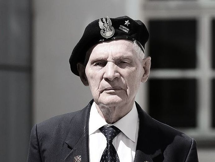 Pogrzeb Kazimierza Wiktorowicza - żołnierza Armii Krajowej - przyjaciela naszej szkoły.