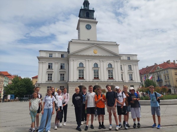 Wyjście klasy 4b do Centrum Laserowego i na wieżę ratuszową w Kaliszu.