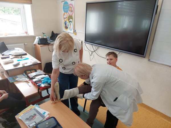 Lekcja z pierwszej pomocy w klasie 2
